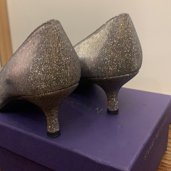 Stuart Weitzman heels that look gold or silver depending on the light - Picture 4 of 8